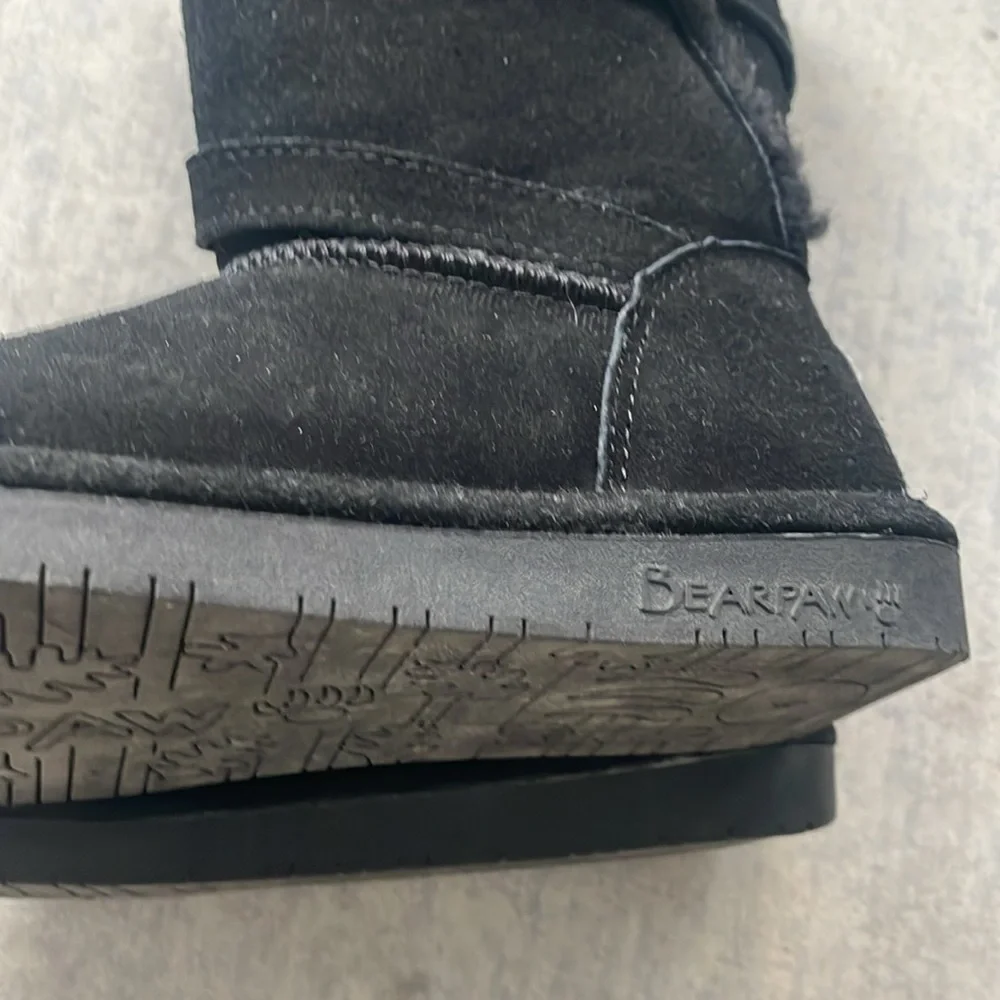 Barepaw boots Sz 6 black Tatum solids